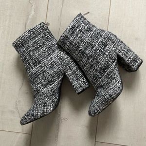 Jessica Simpson houndstooth black and white boots
